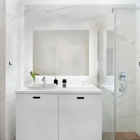 Elite Cityview Center *